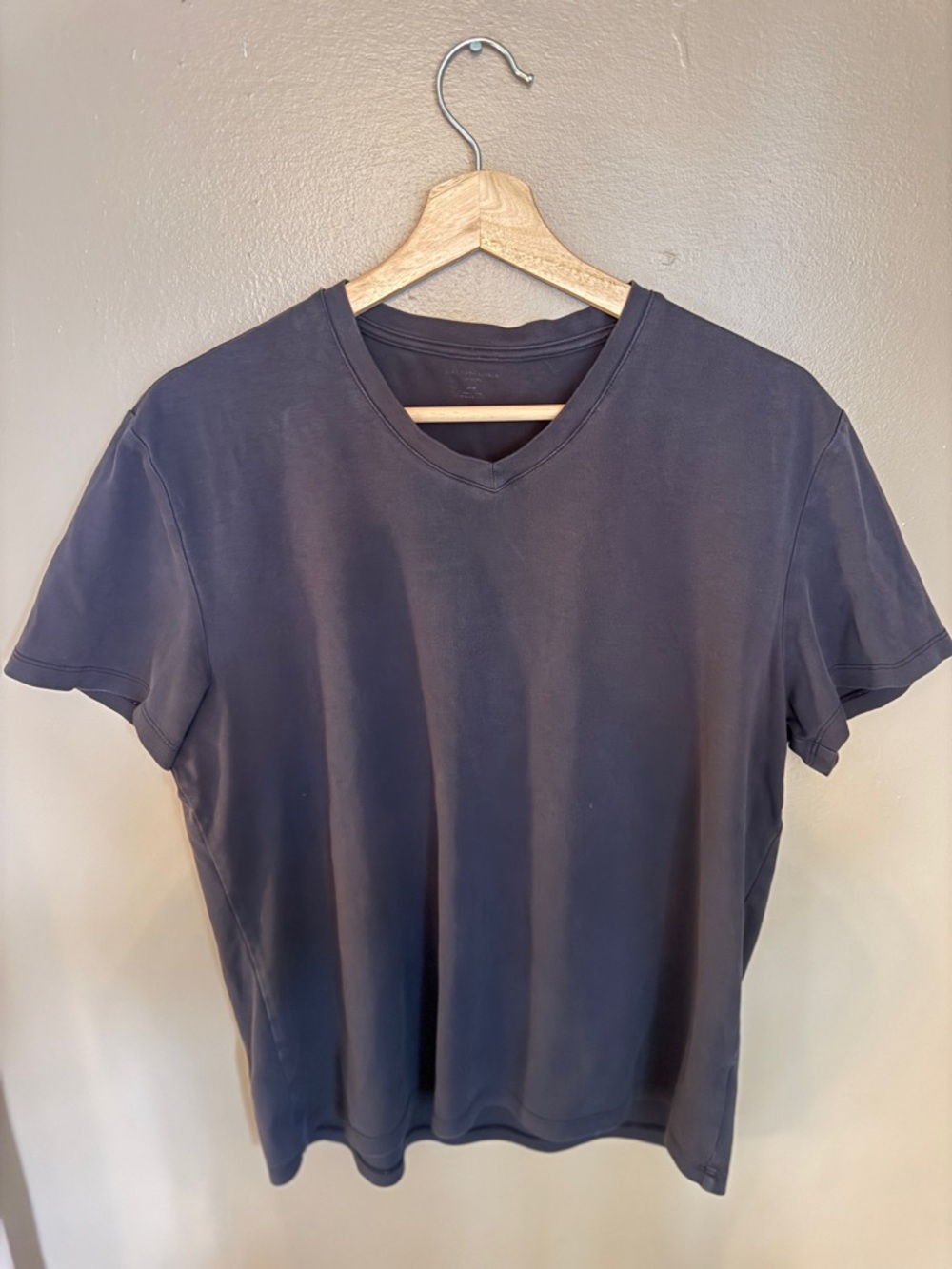 Banana Republic Men's V-Neck T-Shirt in Charcoal Gray